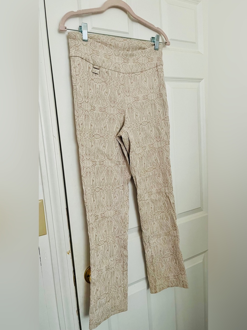 Lulu B Cream Brocade-Texture Stretch Legging Skinny Pants